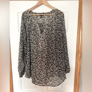 Daisy Fuentes 1X Black Top